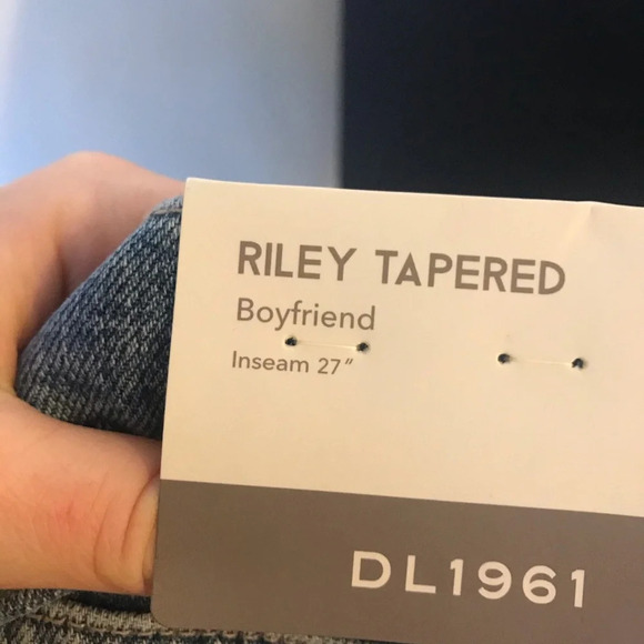 NWT DL1961 Riley Tapered Jeans, size 28 - Picture 16 of 16